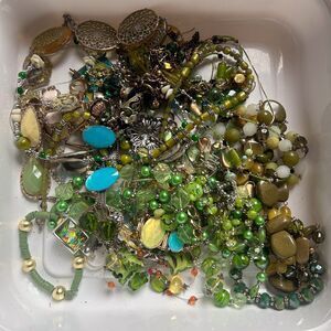 2 LB Jewelry Lot – All GREEN Earth Tones – Costume, Beaded, Chunky, Craft DIY